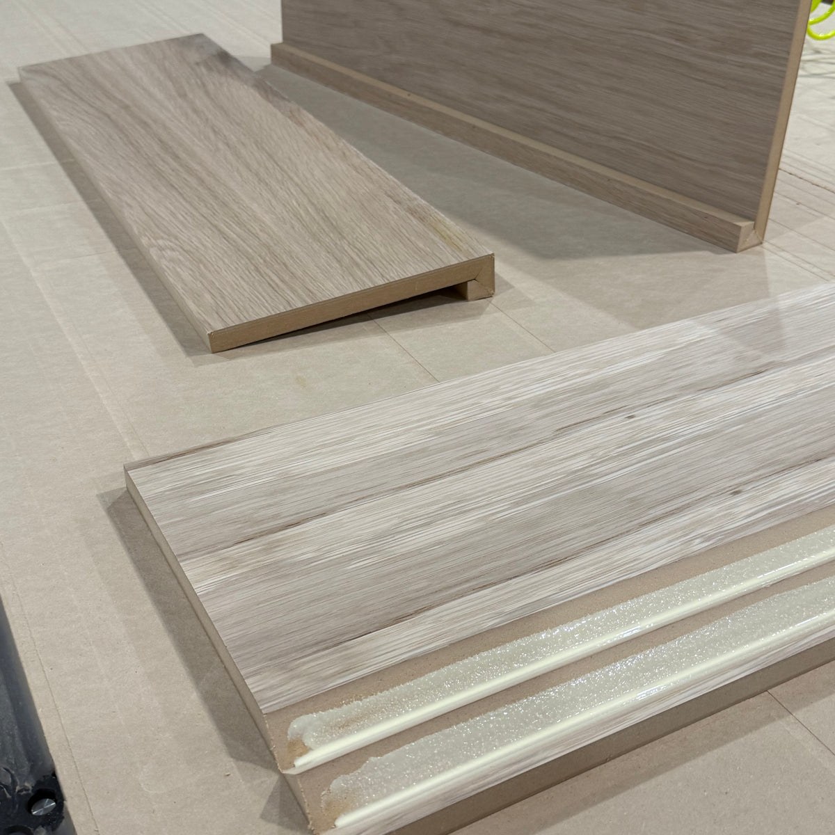 Miter Fold Adjustable Shelf Library V1