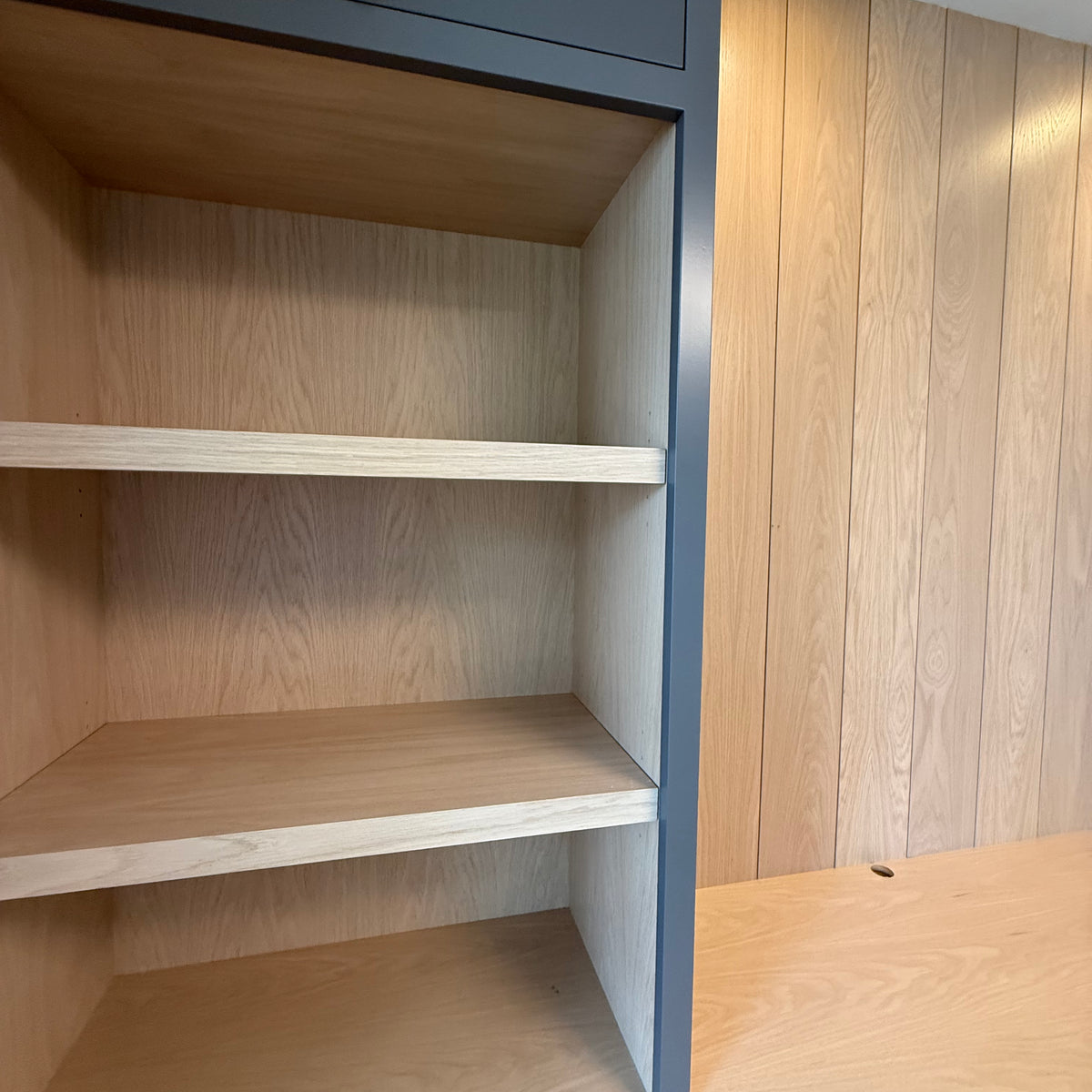Miter Fold Adjustable Shelf Library V1
