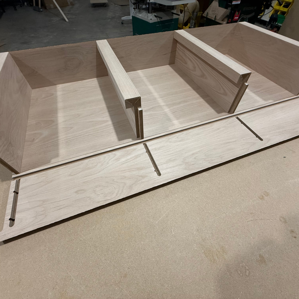 Miter Fold Fixed Shelf & Partition Library V2